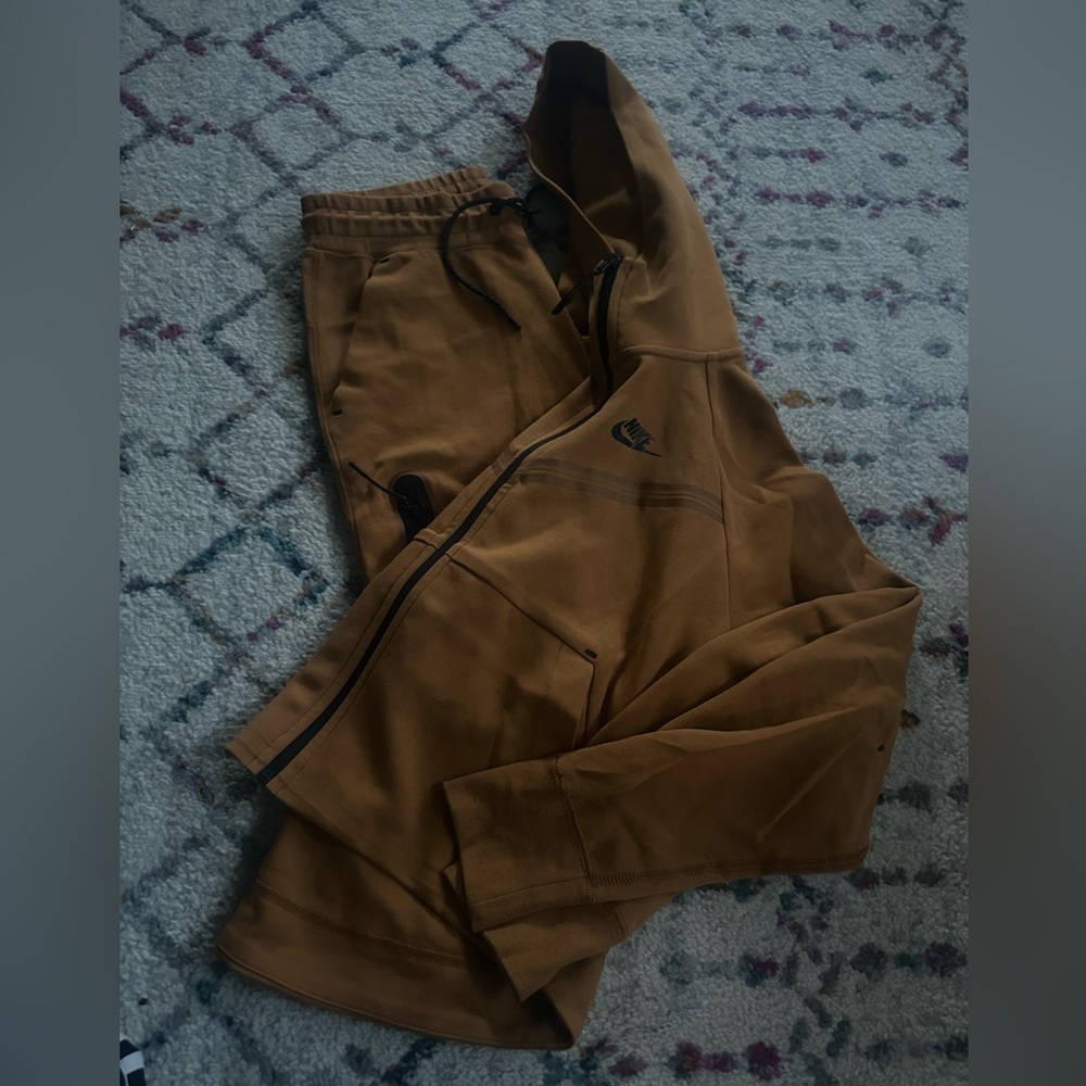 Nike outfit SET. Size small. Jacket and Pants. - Picture 5 of 6